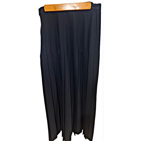 Bergdorf Goodman - 100% Wool Pleated Midi Skirt - Picture 3 of 8